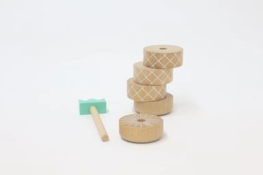 Aloha Pineapple Topple Game