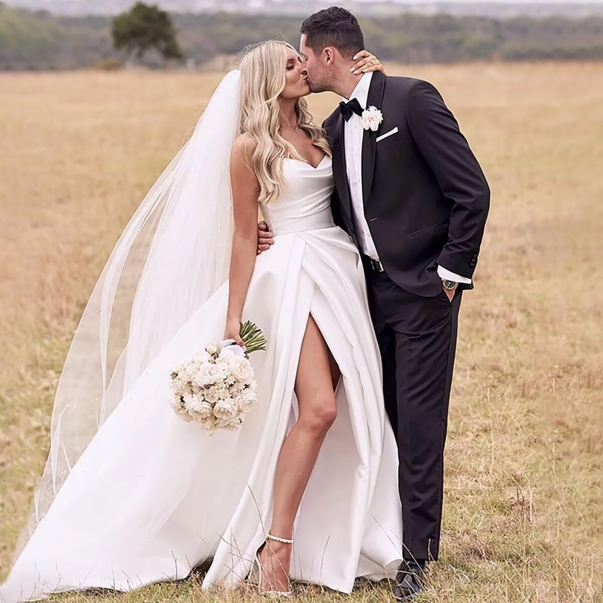 Cadoly Wedding Dresses for Bride 2025 Tulle Lace Applique Ball Gown A-line Modest White Bridal Gown with Sleeves