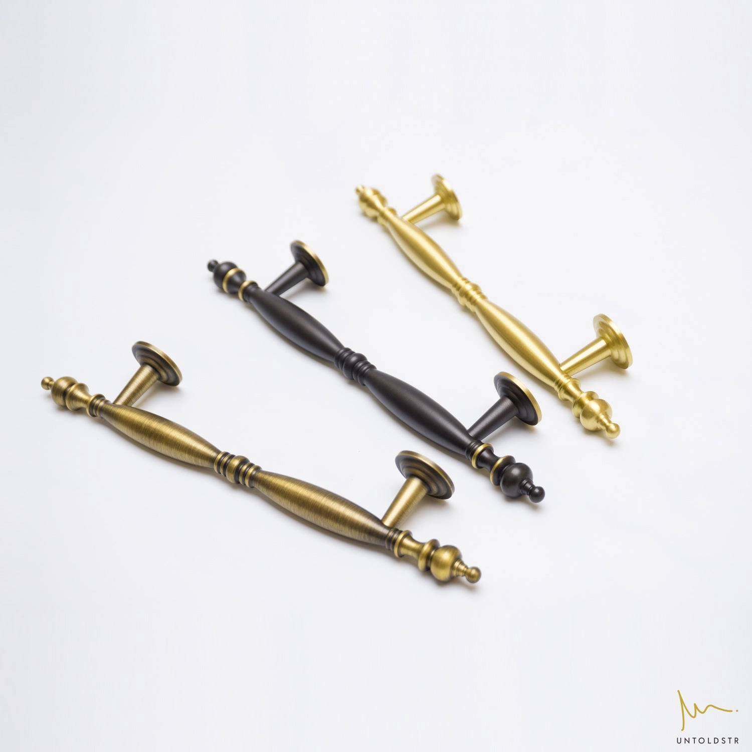 CLARA - ANTIQUE BRASS / AB02