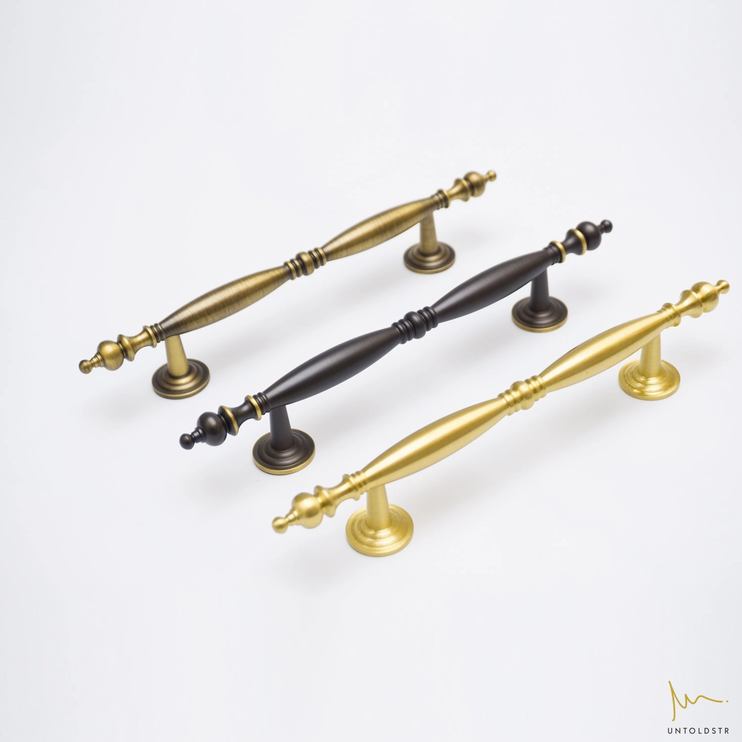 CLARA - ANTIQUE BRASS / AB02