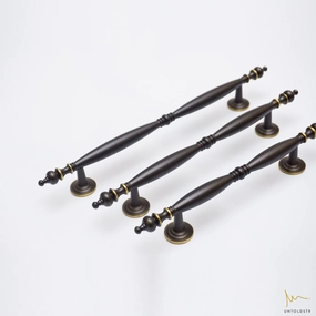 CLARA - ANTIQUE BRASS / AB02