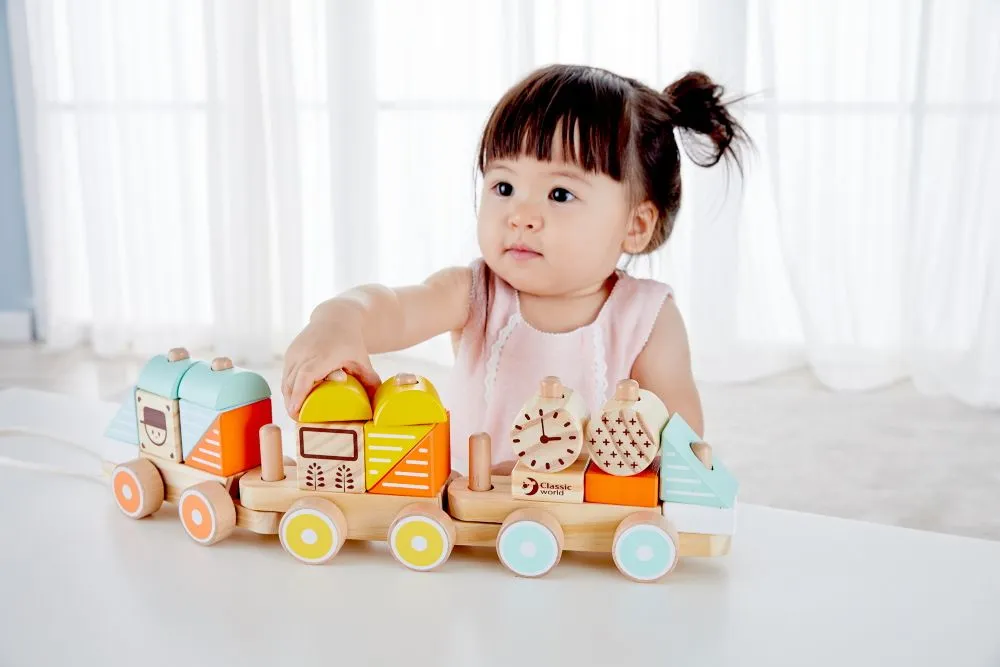Classic World Wooden Pull Train (Pastel)