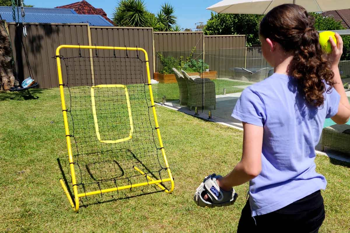 Curved Ball Rebounder