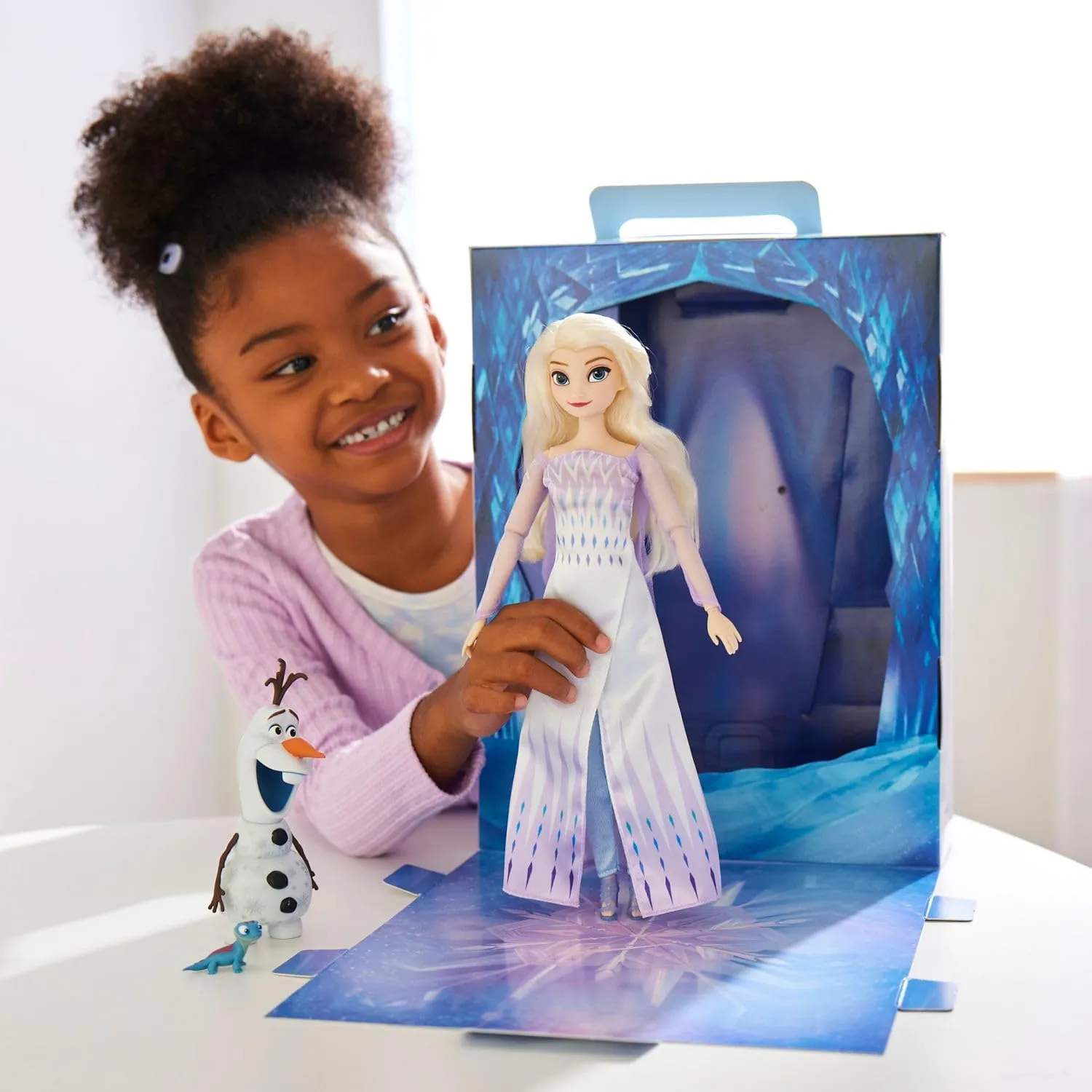 Disney Store Official Princess Story Doll (Elsa from Frozen) 11 Inches, Includes Coloring Book and Additional Dress, Princess Doll in Classic Outfit, Princess Toys for Girls