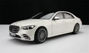 FloZ for NOREV for Mercedes for Benz for S-Class for S600 for AMG W223 2021 White gray interior 1:18 Truck Pre-built Model