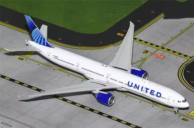 for GeminiJets for United Airlines for Boeing B777-300ER N2352U 1:400 Aircraft Pre-Built Model