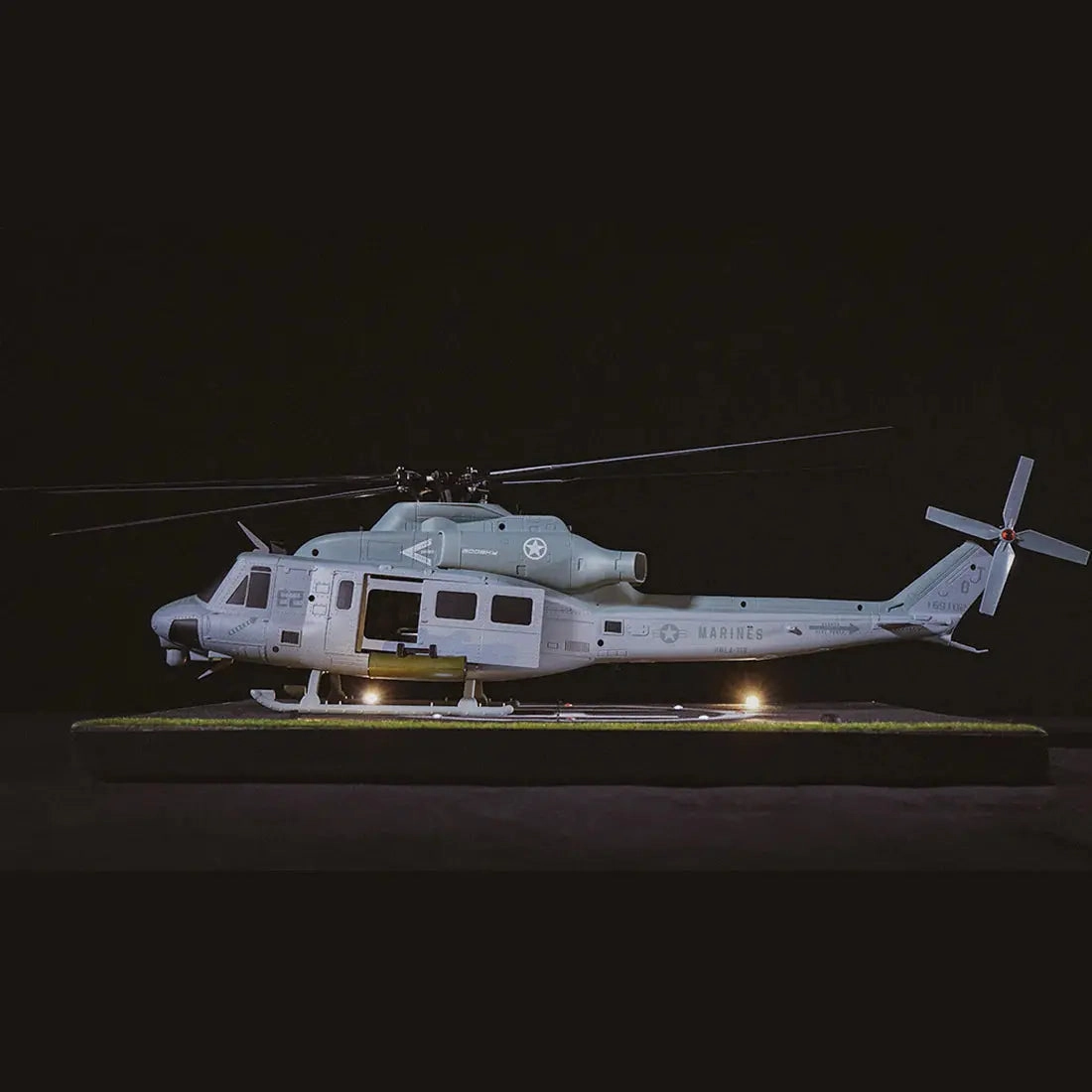 GOOSKY E2 UH-1Y Venom 1:35 Scale 6CH Dual Brushless Direct Drive Motor RC Helicopter BNF / RTF with GTS Flight Control System