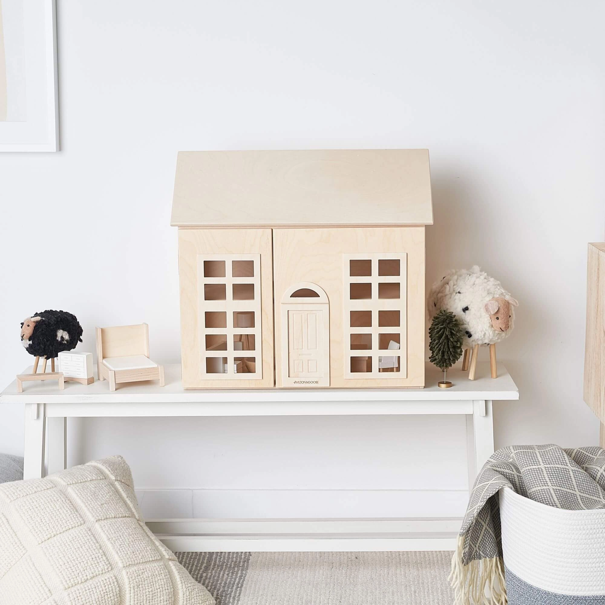 Hudson Dollhouse
