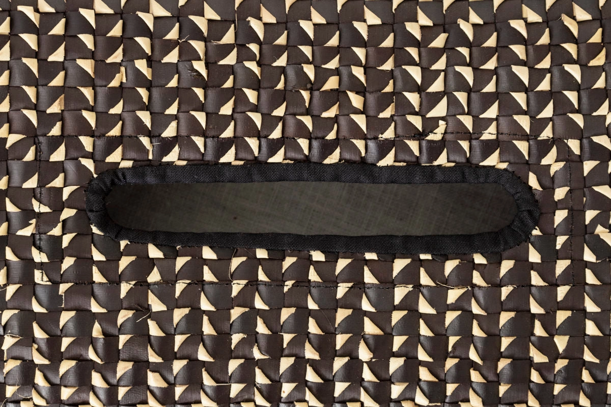 Kottan Tissue Box “Black Natural” / Palm leaf / IND 330903-3