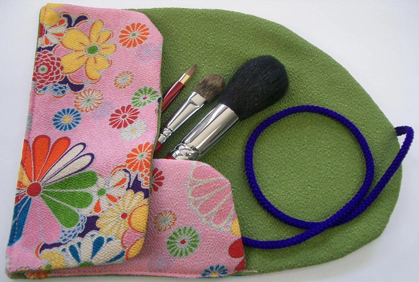 Kumano Makeup Brush Set with Kimono Case (A Set of 3 brushes)