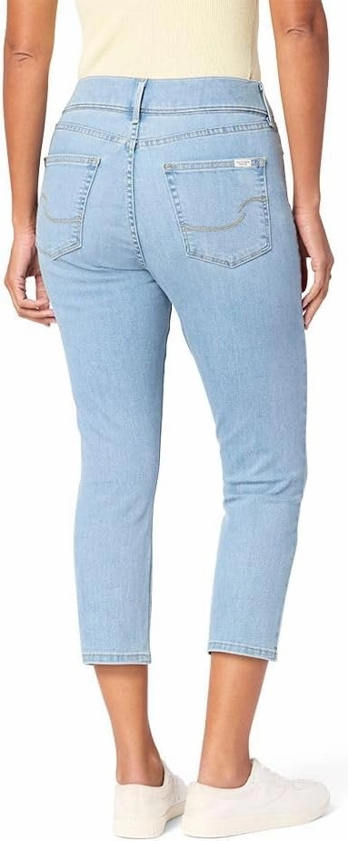 Levi Strauss Signature Gold Women's Totally Shaping Ultimate Pull-on Capri (Available in Plus)