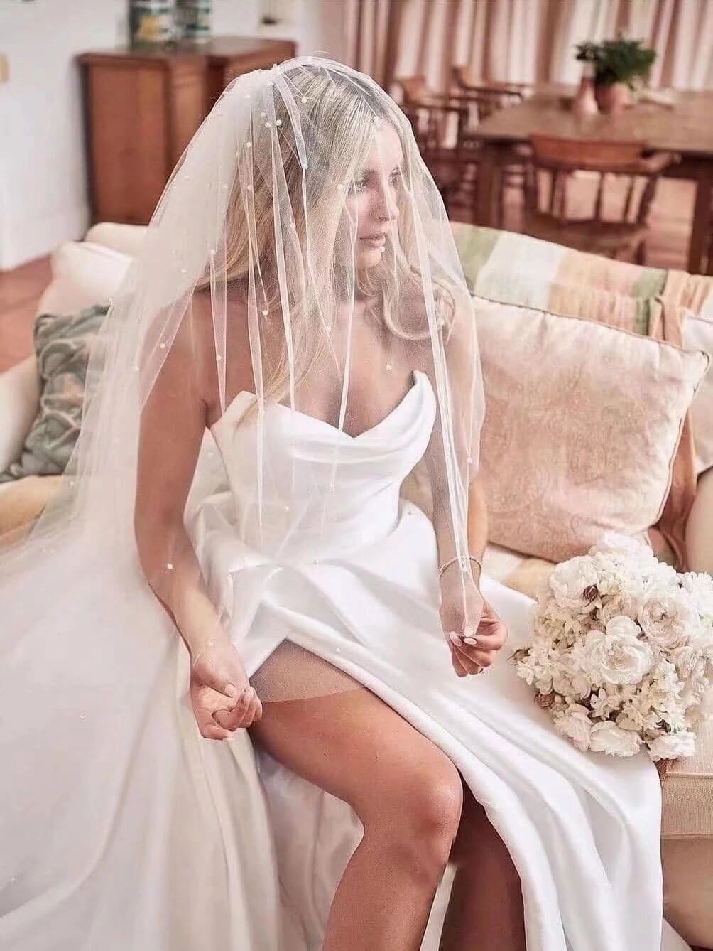 Long Sleeve Beach Wedding Dresses for Bride 2025 Elegant A Line Boho V-Neck Bridal Wedding Gowns