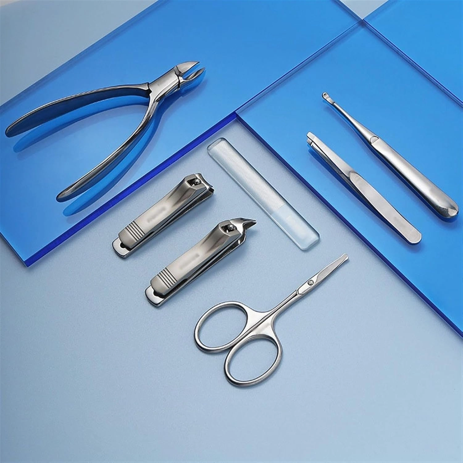 Manicure Set, Portable Nail Clipper Set, 7 Pieces Pedicure Grooming Kit for Men Women, Sharp Finger&Toe Nail Tool, Personal Care Manicure Kit with Leather Case,Nail Care Tools(Blue)
