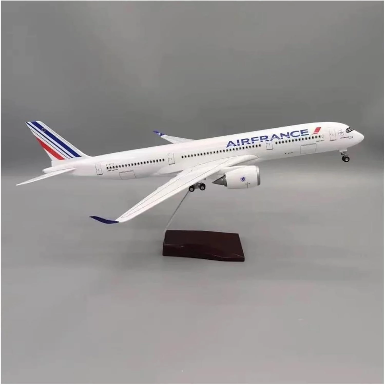 Metal Aircraft Model 1:135 Scale for Air France A350 Aircraft Model Plane Diecast Resin Collection Desktop Models Aviation Enthusiasts(with Light)