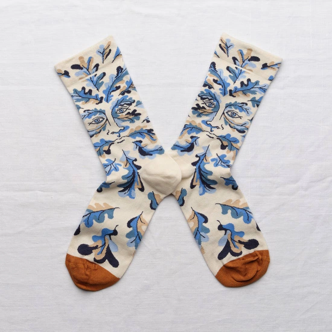NATURAL FIGURE CREW SOCKS