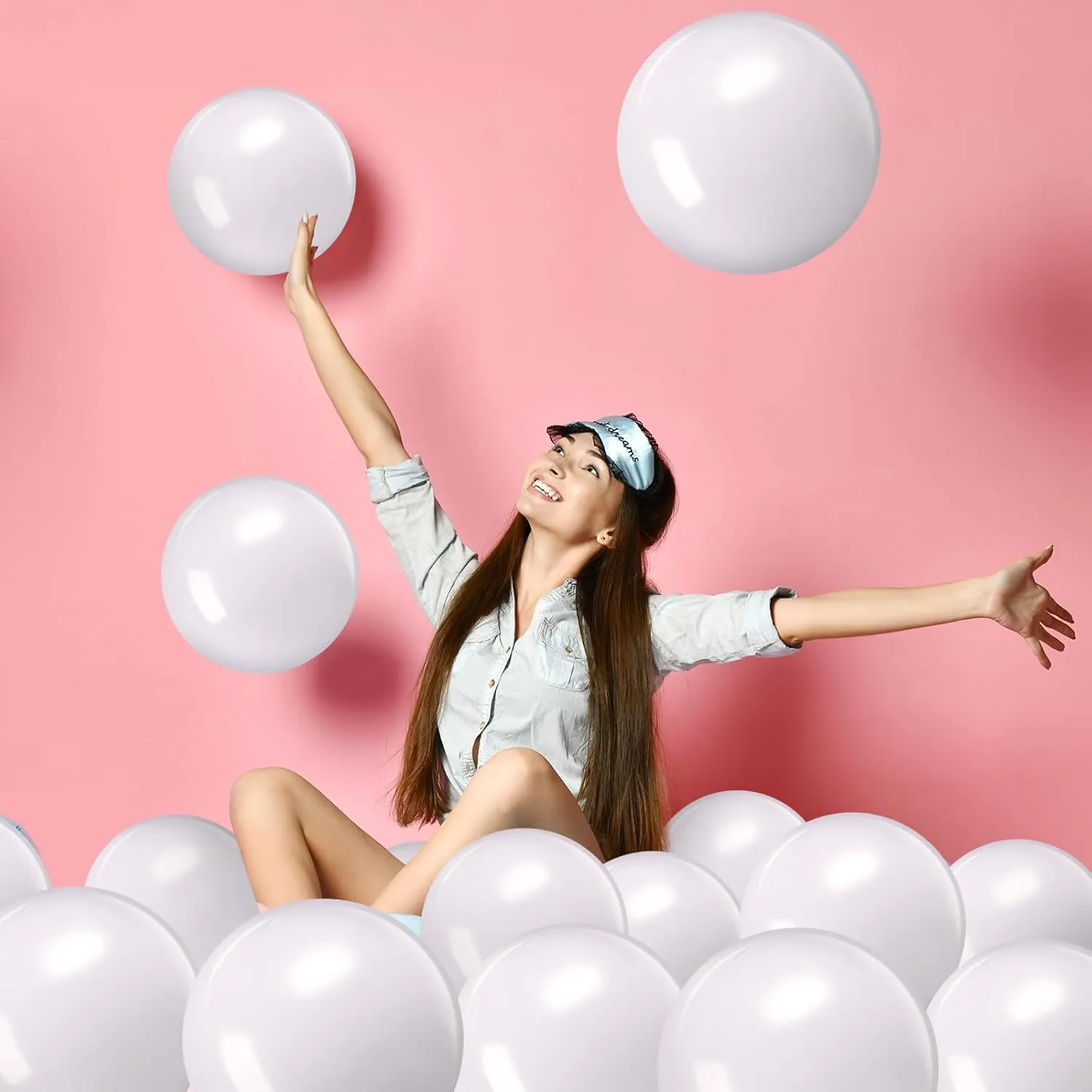 Sinmoe 12 Pieces Inflatable White Beach Ball Bulk Summer Solid Swimming Pool Floating Blow up Ball DIY Paint Craft for Boys Girls Hawaii Luau Birthday Beach Graduation Party(12 Inch,White)