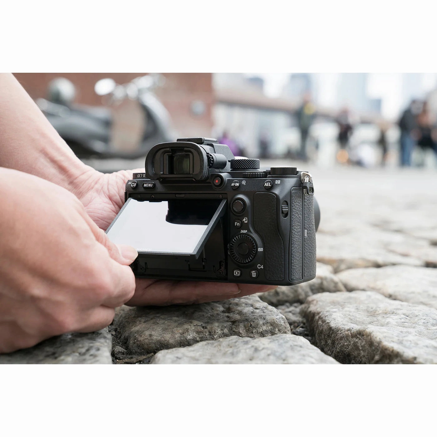 Sony Alpha 7 III With 35 Mm Full-Frame Image Sensor (ILCE-7M3) | 24.2 MP Mirrorless Camera