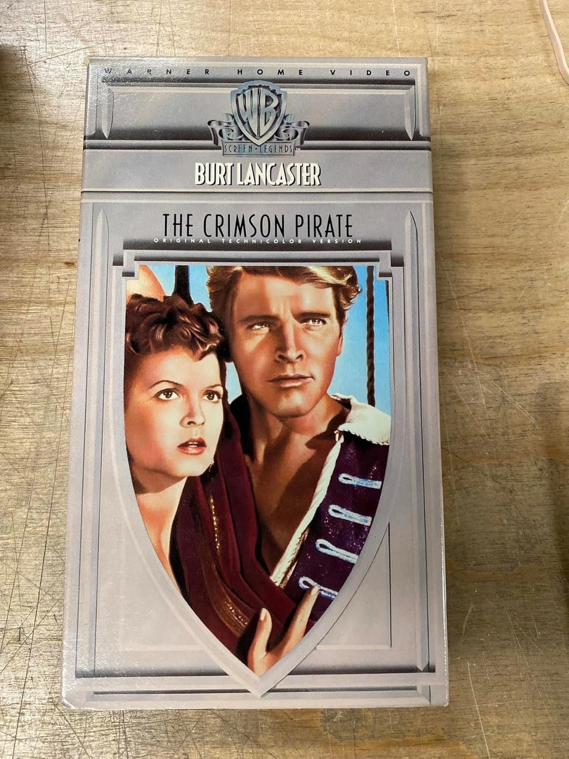 The Crimson Pirate [VHS]