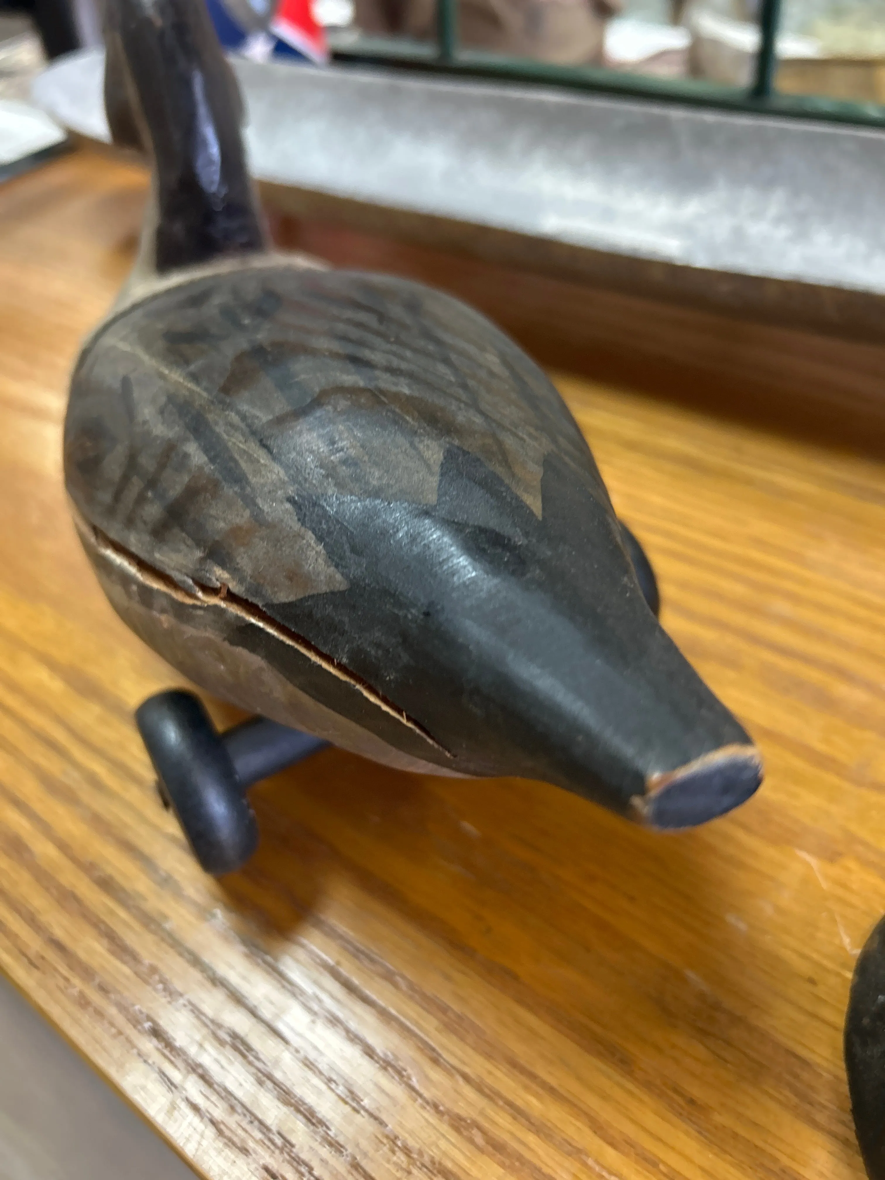 Vintage pull toy duck (cracked missing wheels)